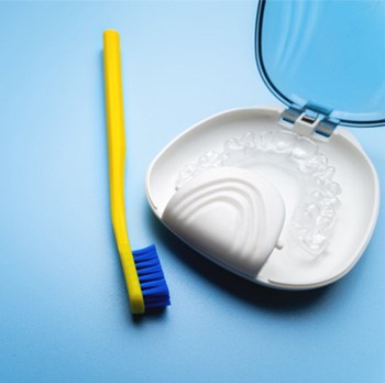 toothbrush with clear aligners 